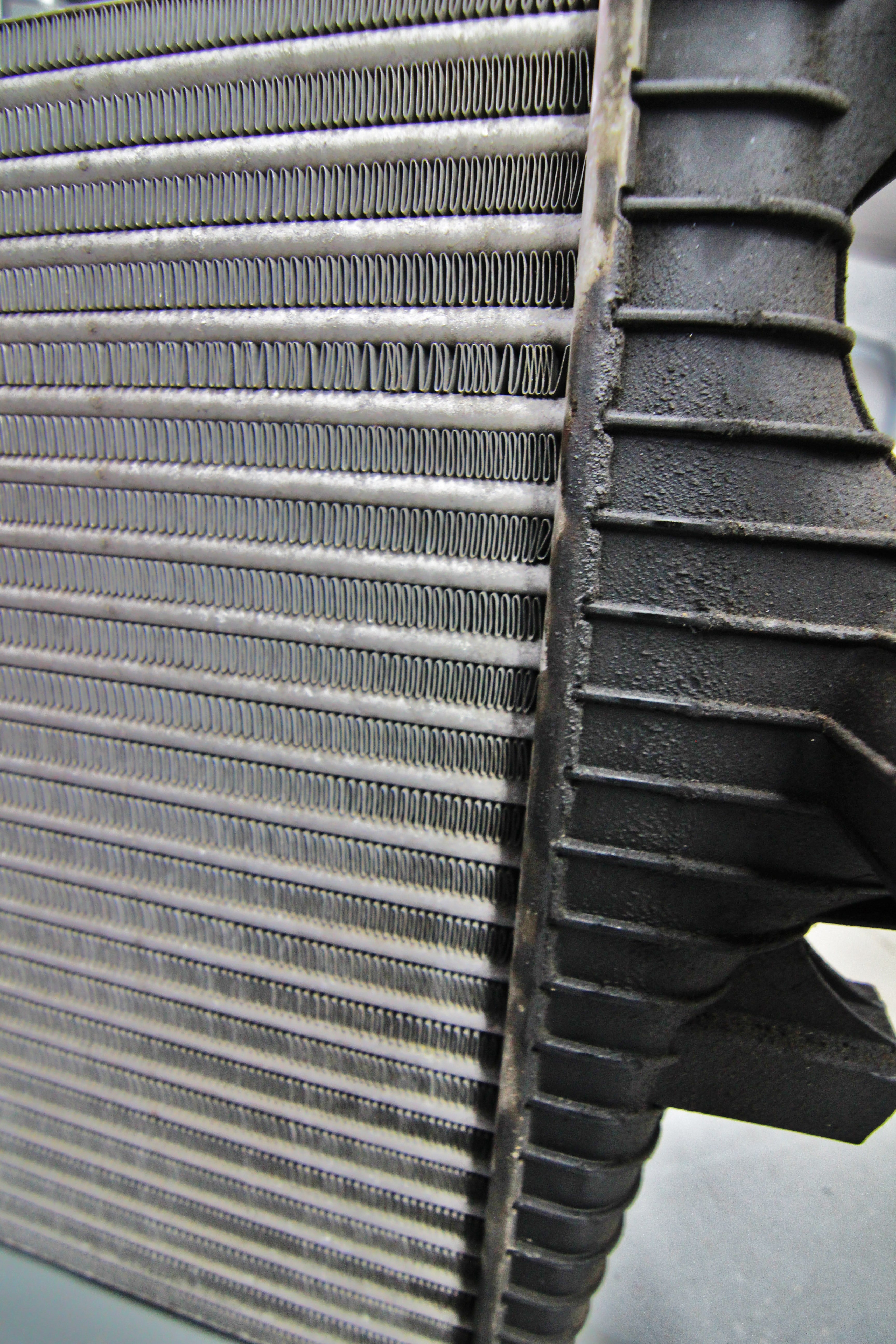 Intercooler crimp-connection seepage