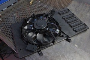 Stock fan shroud for Ford Fiesta radiator 