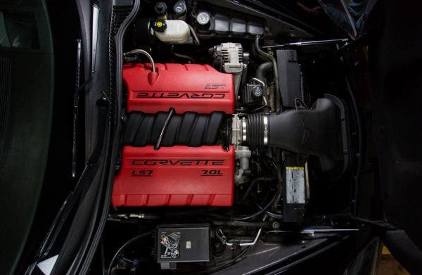 The 7 liters of LS power give the C6 Z06 more than enough torque to throw you against the leather bucket seats, both in a straight line and around the bends.